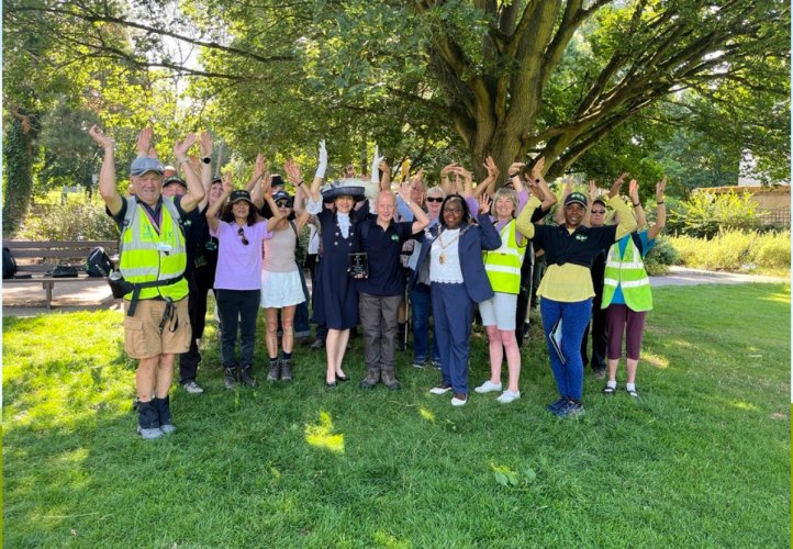 Cassiobury Park Health Walk Team Receives High Sheriff Award